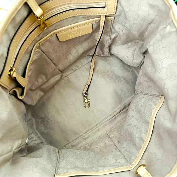 Micheal Kors Rare Medium White Tiger Jet Set Travel Tote - Picture 12 of 15